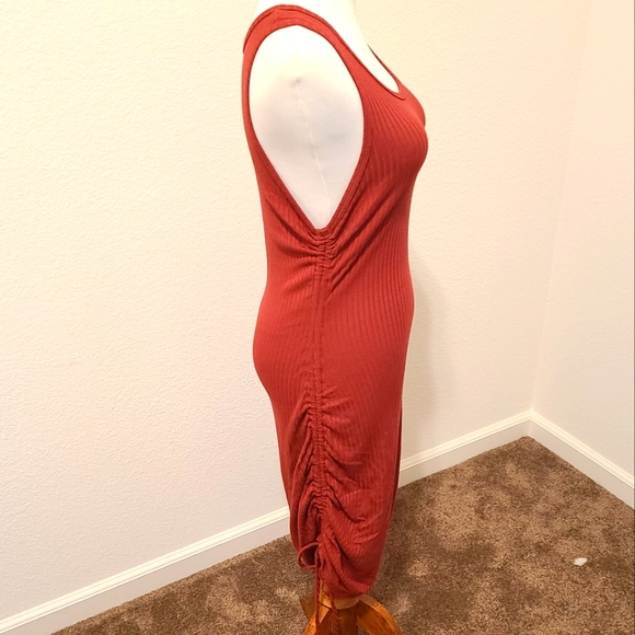 Reformation Rust Dress - Picture 5 of 6